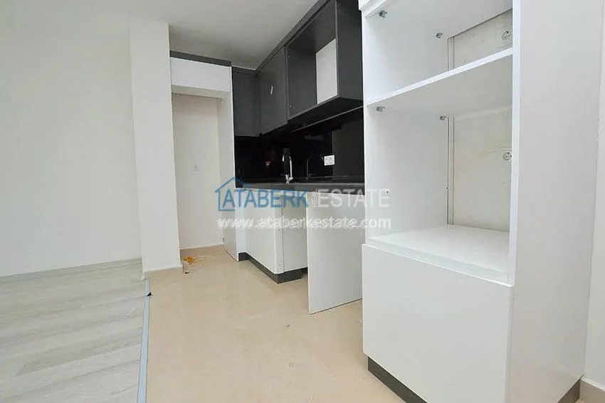 Purchase  One-bedroom apartment in a complex with an indoor pool in Kargicak 4 