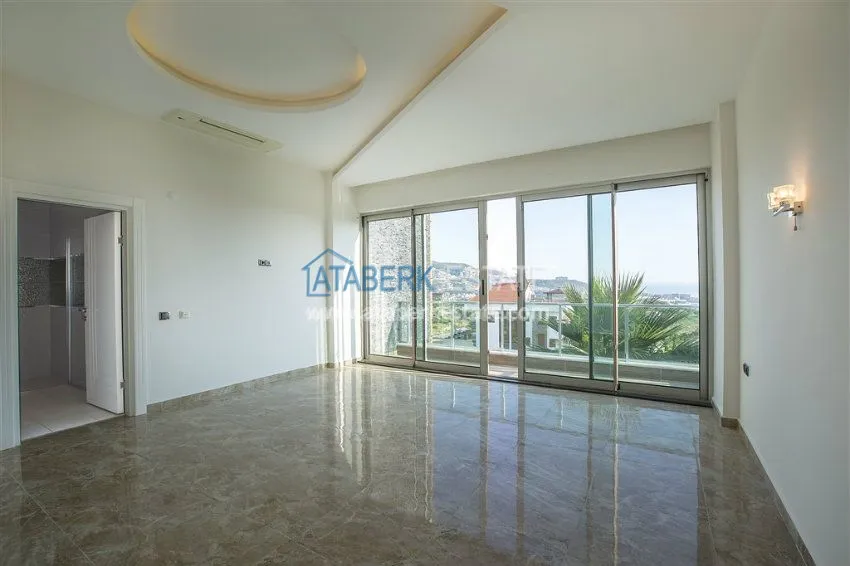 Purchase  Luxury cottage on the Mediterranean coast 38 