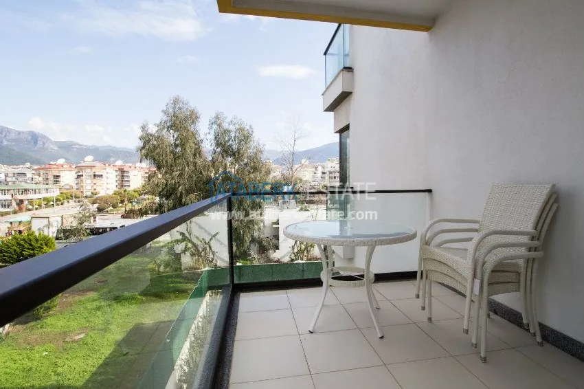 Purchase  1+1 apartment, located 50 meters from the sea in Oba center 14 