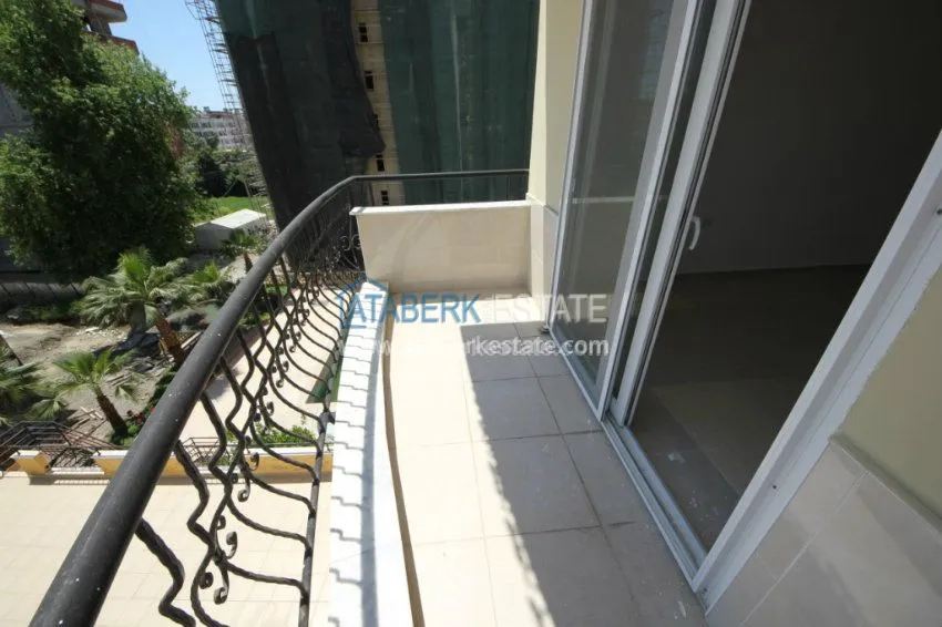 Purchase  Квартира на третьем этаже в доме с бассейном 1 