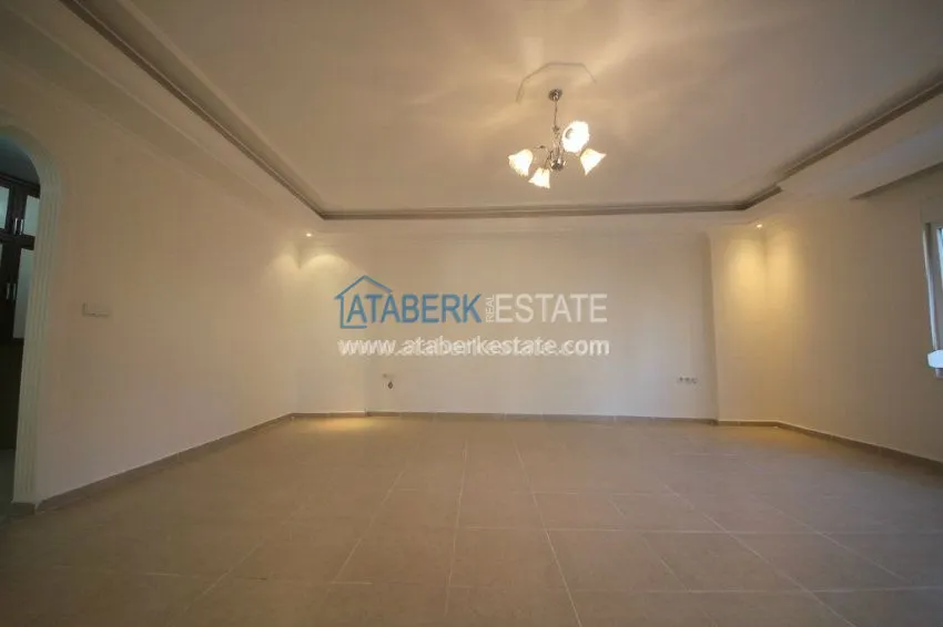 Purchase  Квартира на третьем этаже в доме с бассейном 10 