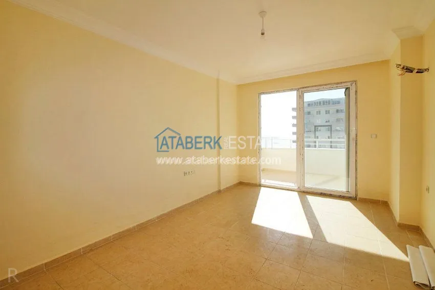 Purchase  Просторная квартира с двумя спальнями и отдельной кухней от собственника в Махмутларе. Всего 70 м до моря! 2 