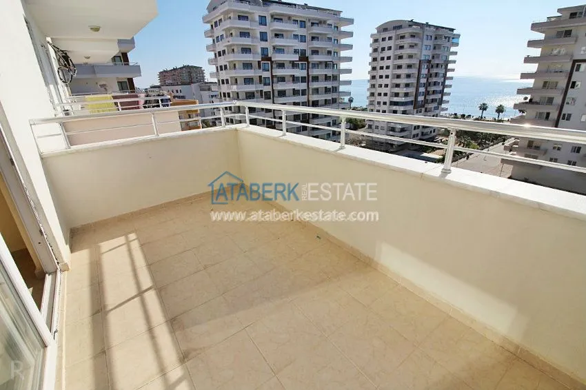 Purchase  Просторная квартира с двумя спальнями и отдельной кухней от собственника в Махмутларе. Всего 70 м до моря! 8 