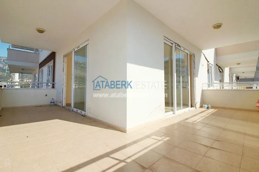 Purchase  Просторная квартира с двумя спальнями и отдельной кухней от собственника в Махмутларе. Всего 70 м до моря! 13 