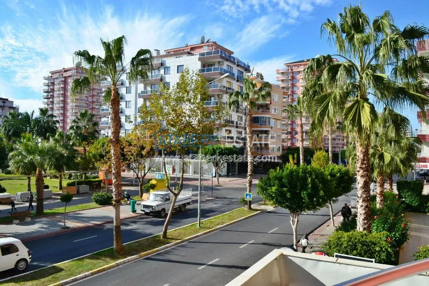 Purchase 2+1 apartment on the main street in Mahmutlar 2 