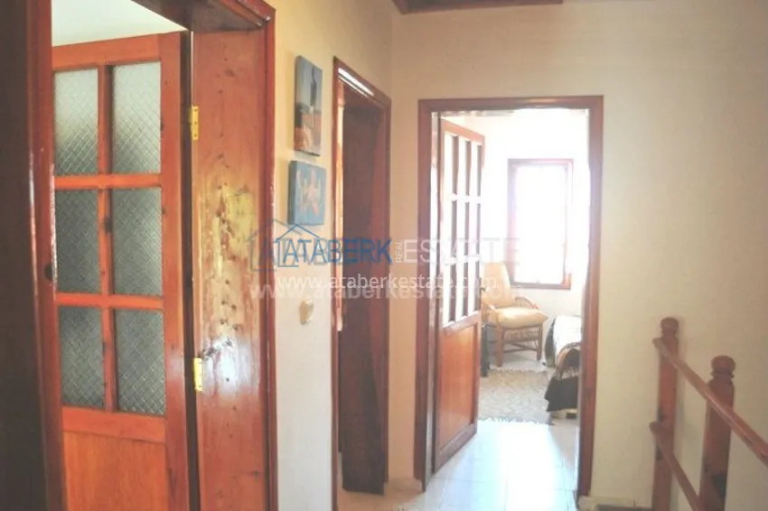 Purchase  Вилла в районе Демирташ всего в 300 метрах от Средиземного моря. 37 