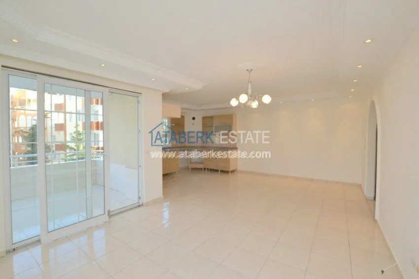 Purchase  Просторные апартаменты в 350 метрах от пляжей. 7 