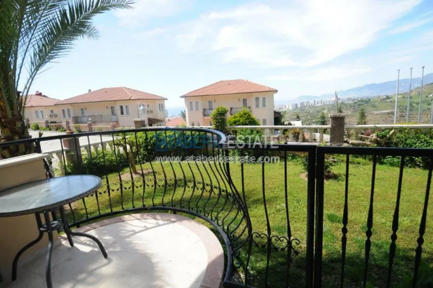 Purchase Вилла 3+1 от собственника в известном комплексе Голдсити 12 