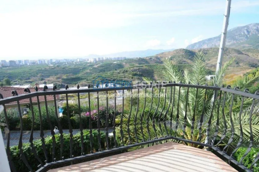 Purchase Furnished three-bedroom villa in Gold City 12 