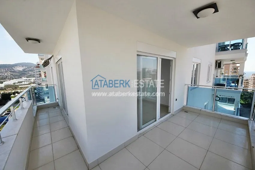 Purchase  Просторные апартаменты в потрясающим видом на море и горы. 13 