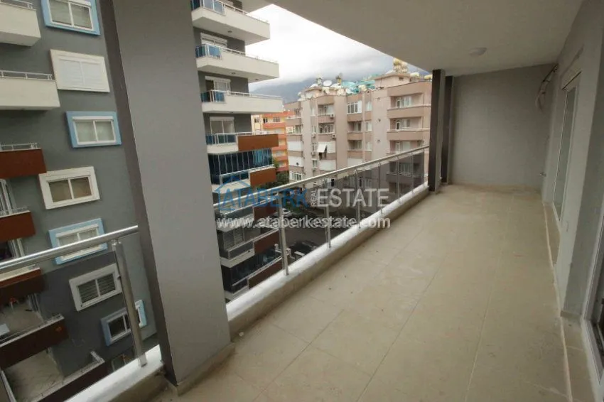 Purchase  Three-bedroom apartment in Oba 9 