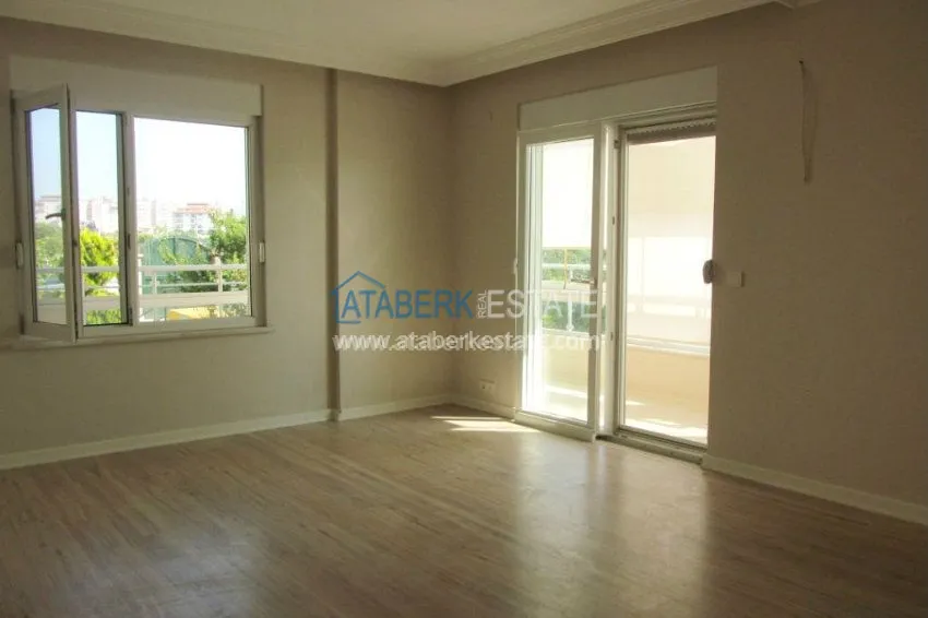 Purchase  Three-bedroom apartment in Oba 12 