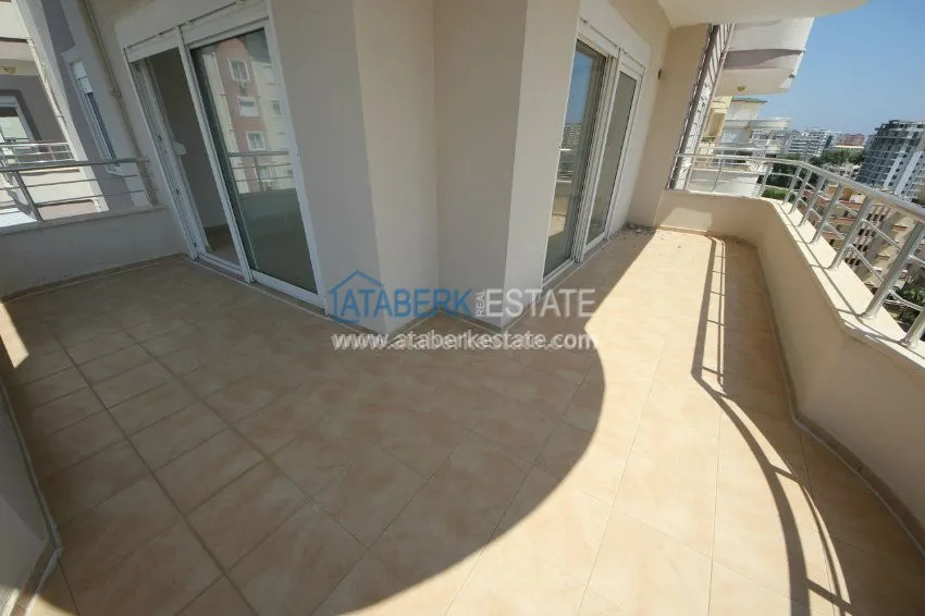Purchase  Spacious 2+1 apartment in Mahmutlar 18 