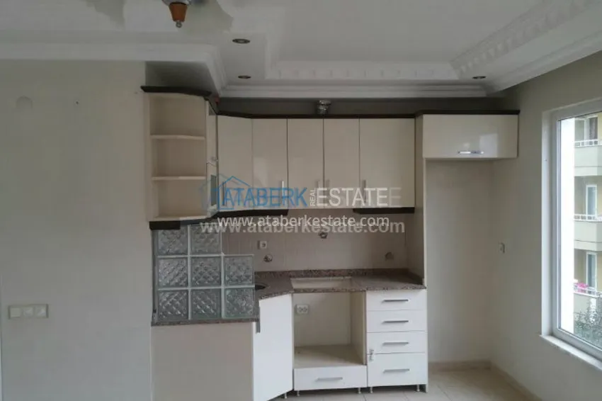 Purchase  Трехкомнатная квартира в комплексе с бассейном в центре Алании. 35 