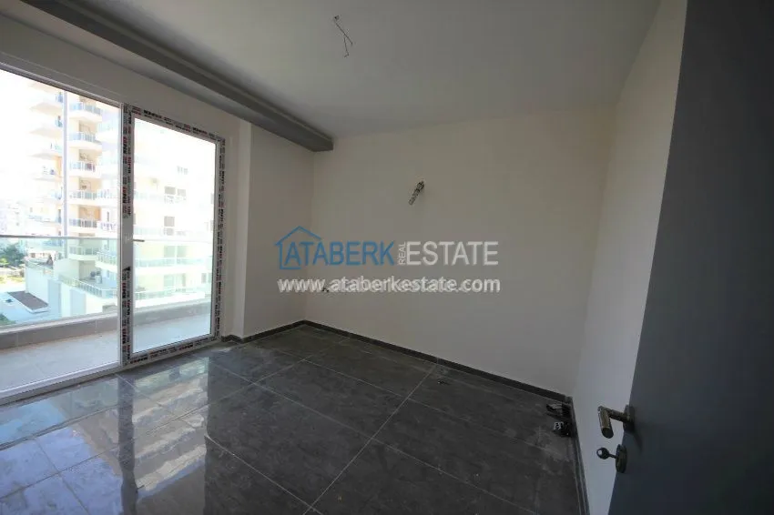 Purchase  1+1 apartment in famous Mahmutlar 4 