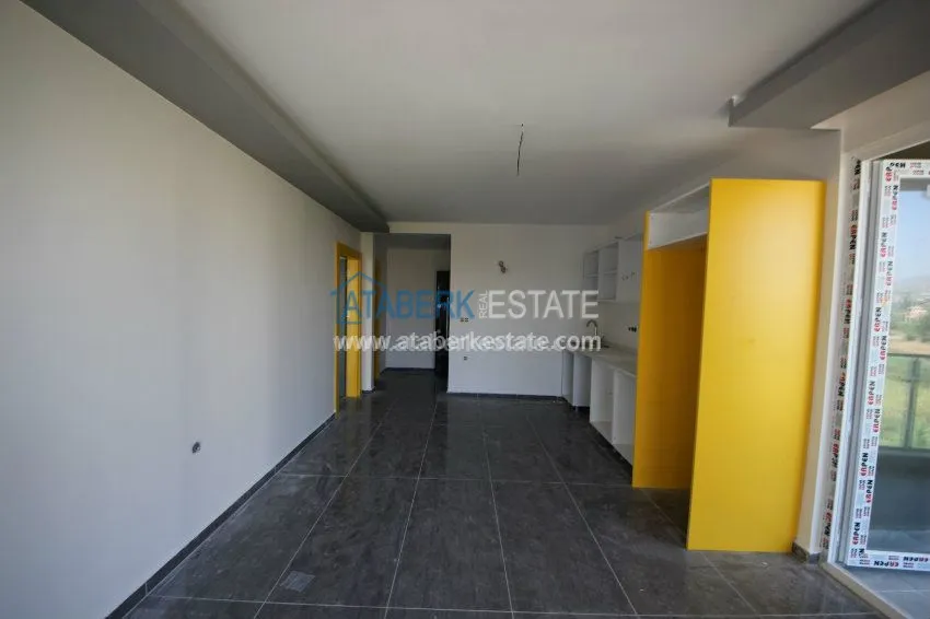 Purchase  1+1 apartment in famous Mahmutlar 5 