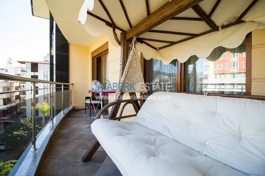 Purchase Spacious 3+1 apartment in a luxury complex in the center of Alanya 2 