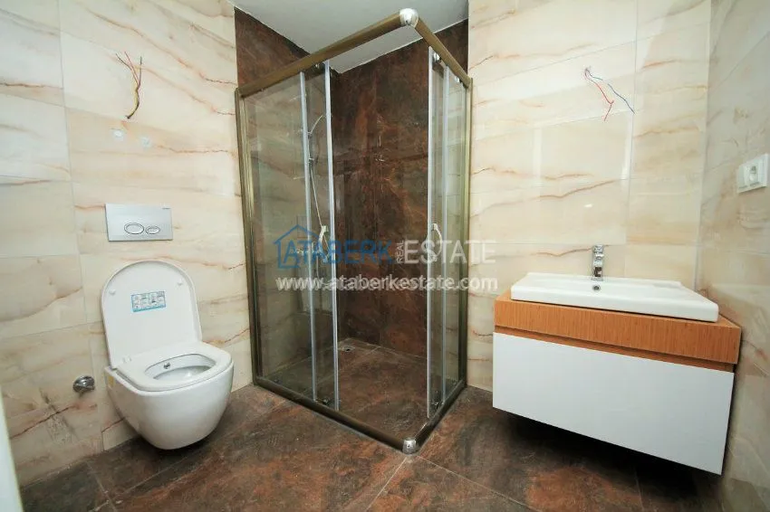 Purchase  One-bedroom apartment in a complex with an indoor pool in Kargicak 7 