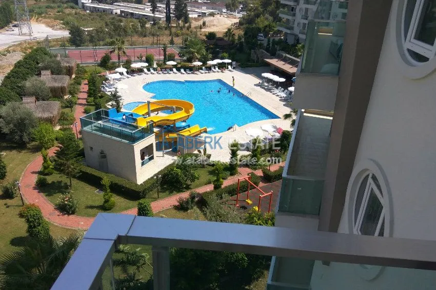 Purchase 1+1 apartment in a modern complex in Avsallar 12