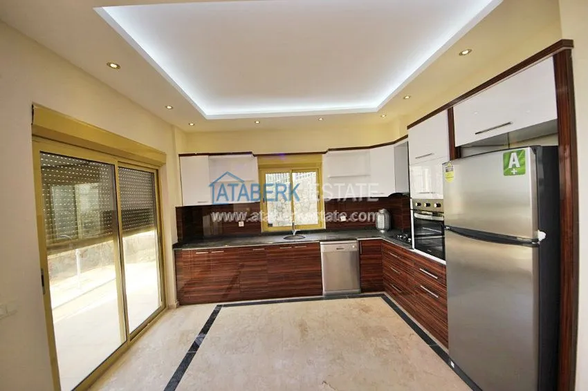 Purchase  Villa with stunning views in Kargicak 3 