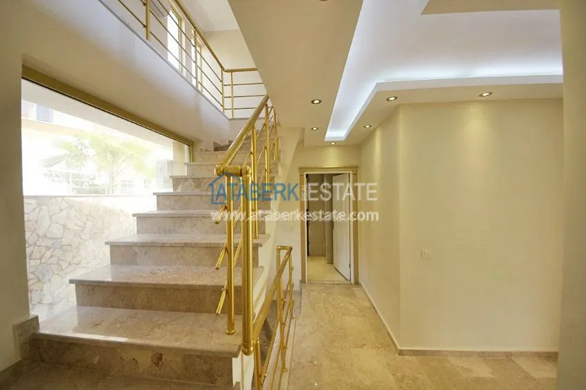 Purchase  Villa with stunning views in Kargicak 18 