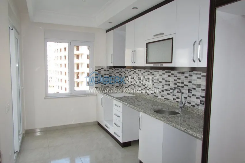 Purchase  Трехкомнатная квартира в новом доме 250 метров от моря. 15 