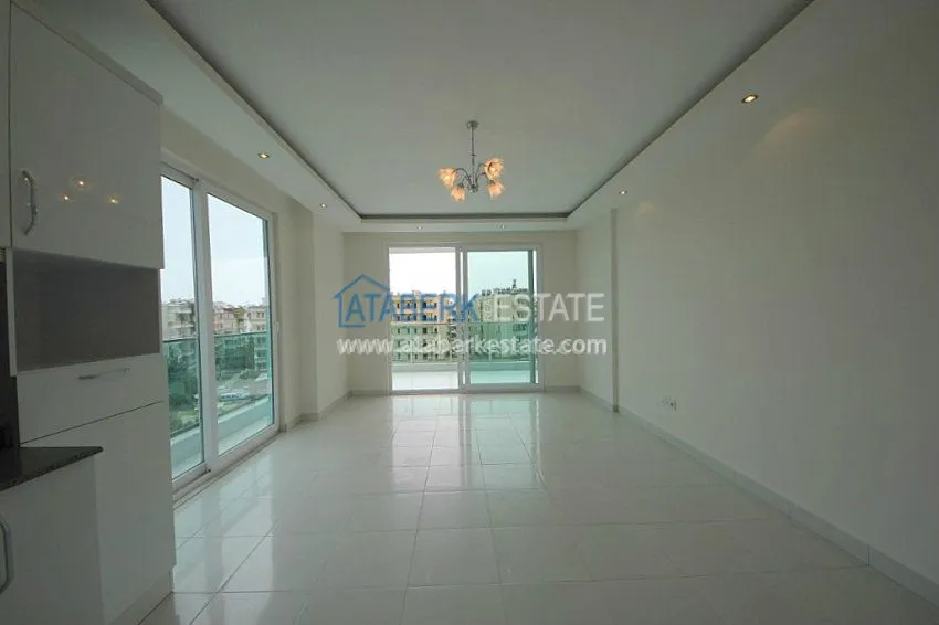 Purchase Comfortable 2+1 apartment in Mahmutlar 10 