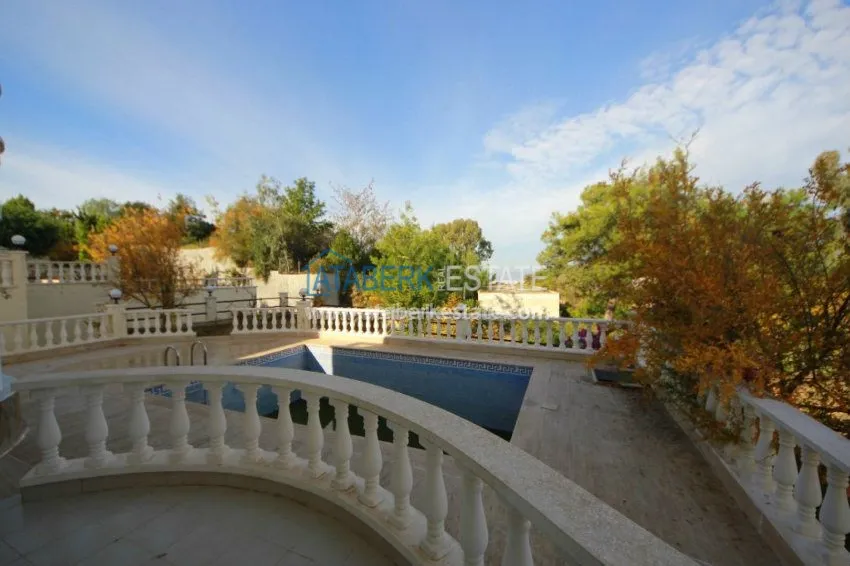 Purchase Вилла с собственным бассейном и 4 спальнями в районе Махмутлар. 27 