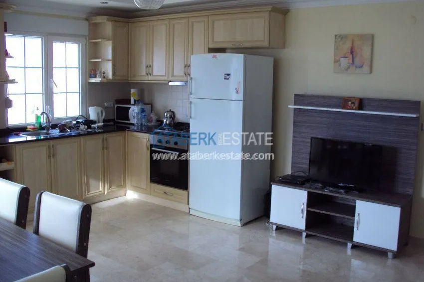 Purchase  Furnished penthouse with an area of 250 sq.m. in the center of Mahmutlar 1 