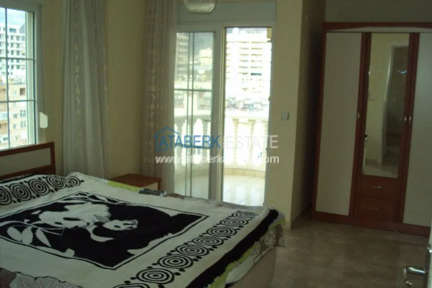 Purchase  Furnished penthouse with an area of 250 sq.m. in the center of Mahmutlar 2 