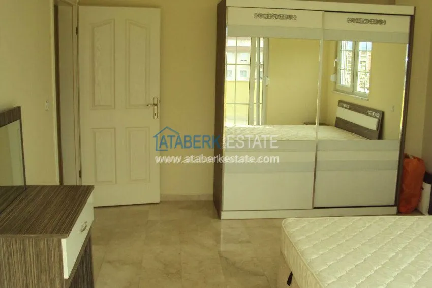 Purchase  Furnished penthouse with an area of 250 sq.m. in the center of Mahmutlar 5 