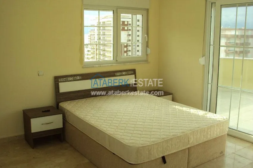 Purchase  Furnished penthouse with an area of 250 sq.m. in the center of Mahmutlar 6 