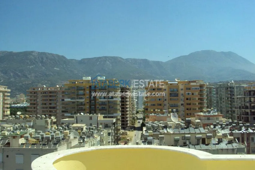Purchase  Furnished penthouse with an area of 250 sq.m. in the center of Mahmutlar 13 