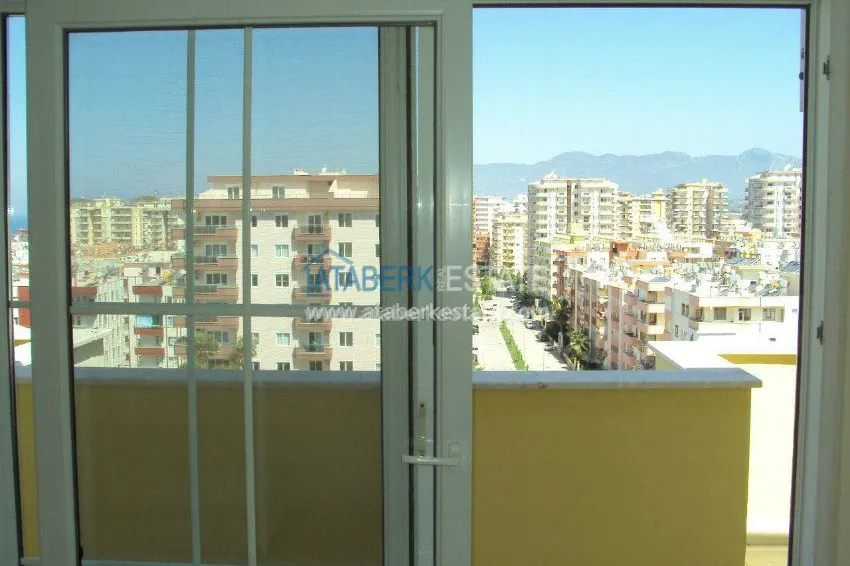 Purchase  Furnished penthouse with an area of 250 sq.m. in the center of Mahmutlar 17 