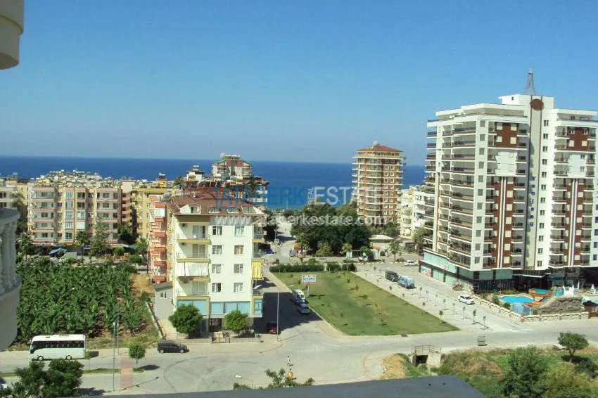 Purchase  Furnished penthouse with an area of 250 sq.m. in the center of Mahmutlar 29 