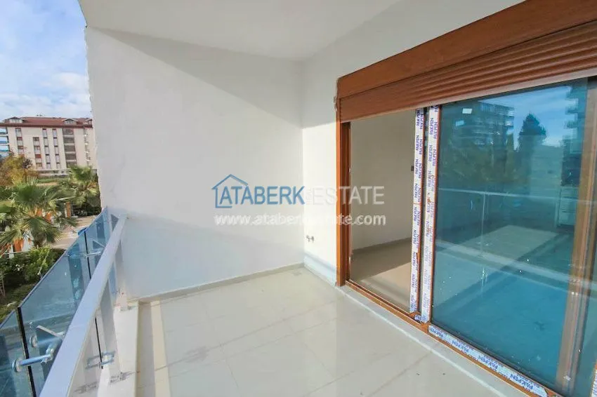 Purchase  1+1 apartment in a comfortable complex on the first coastline 5 