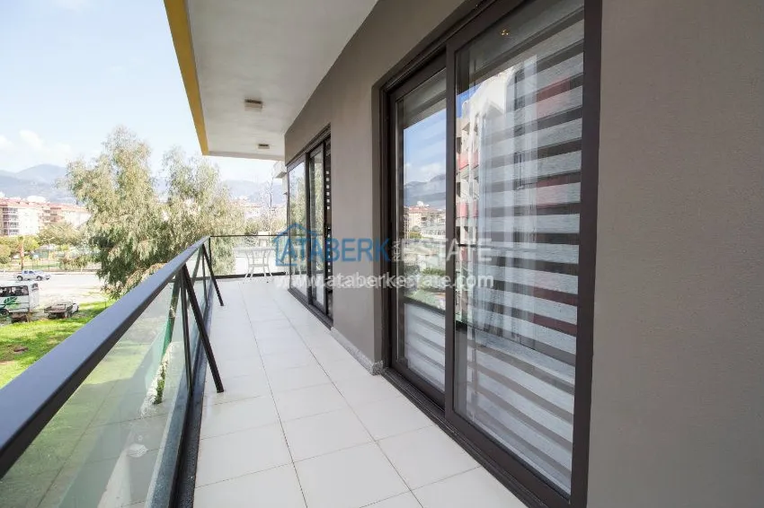 Purchase  1+1 apartment, located 50 meters from the sea in Oba center 21 