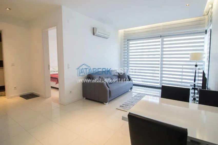 Purchase  1+1 apartment, located 50 meters from the sea in Oba center 23 