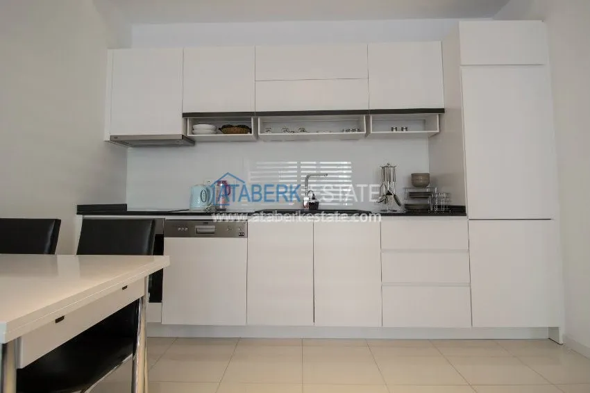 Purchase  1+1 apartment, located 50 meters from the sea in Oba center 24 