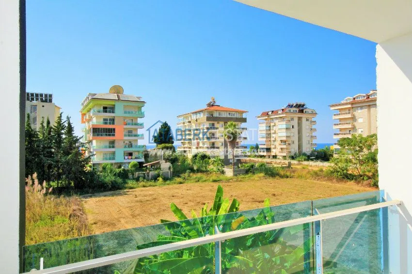 Purchase  1+1 apartment in a comfortable complex on the first coastline 7 