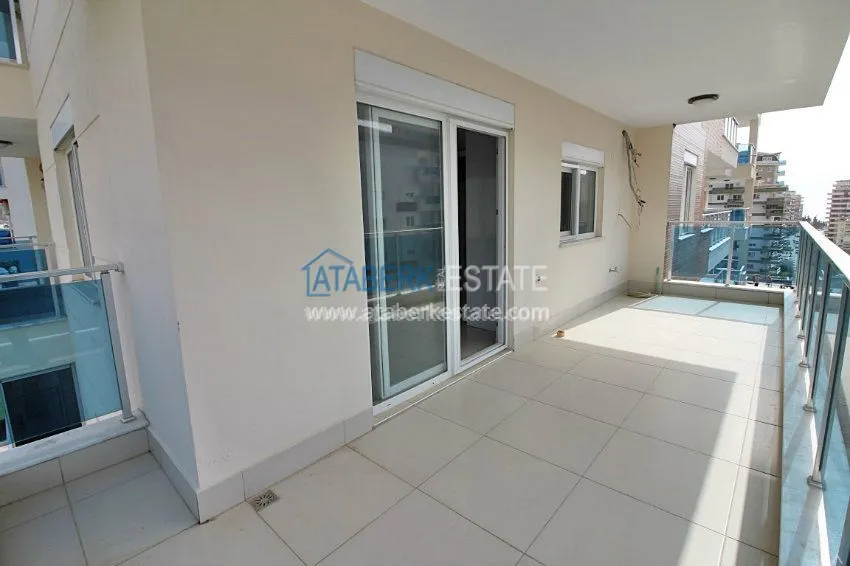 Purchase 2+1 apartment in a complex with the developed infrastructure in Mahmutlar 8 