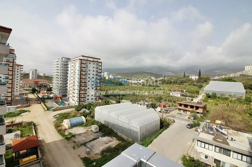 Purchase 2+1 apartment in a complex with the developed infrastructure in Mahmutlar 10 