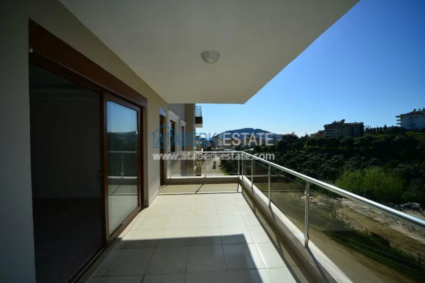 Purchase  Большая четырехкомнатная квартира 150 кв м. 10 