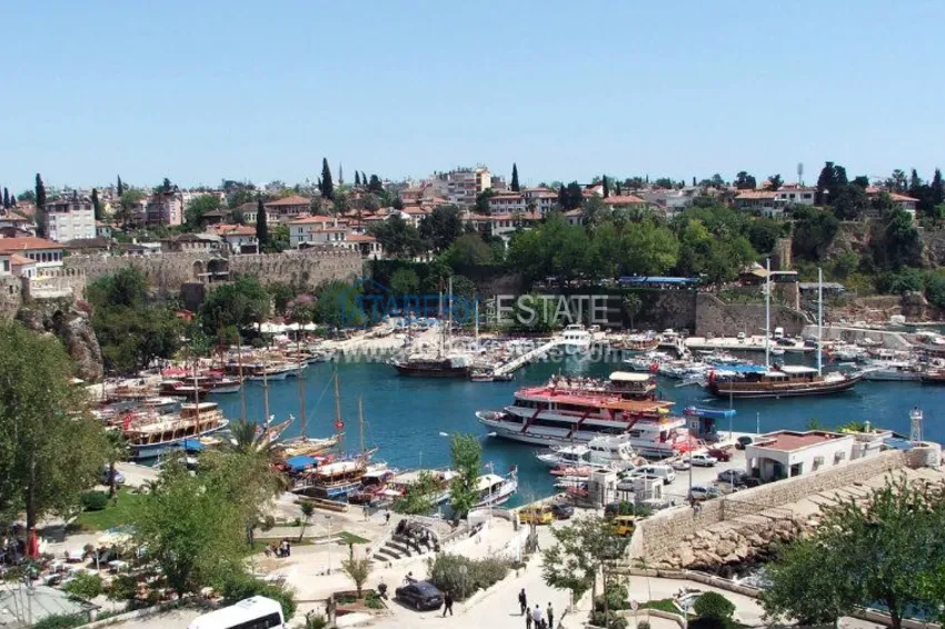 Land with a hotel or complex project in the historic center of Antalya 2