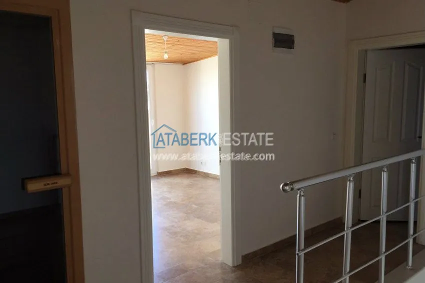 В районе Авсалар 3+1 дуплекс с камином и сауной. 5 