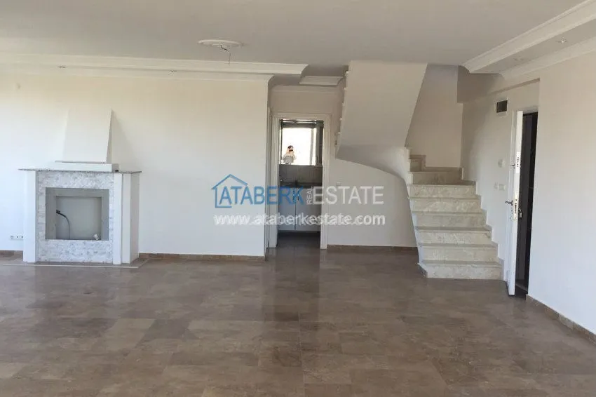 В районе Авсалар 3+1 дуплекс с камином и сауной. 7 