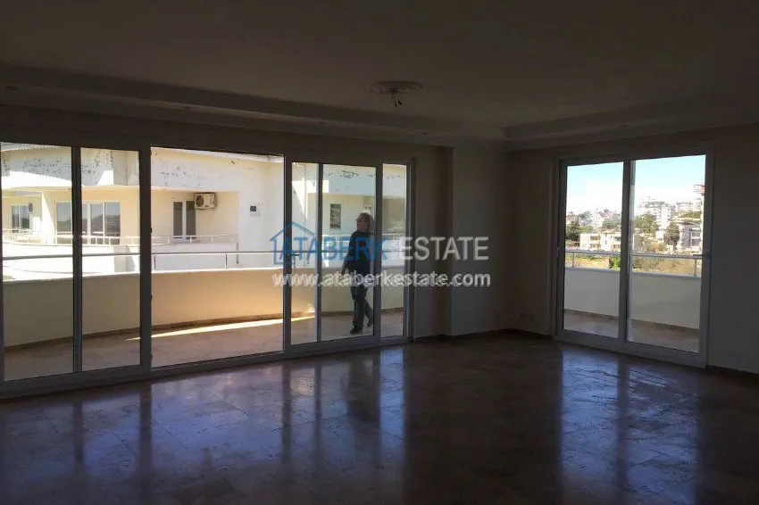 В районе Авсалар 3+1 дуплекс с камином и сауной. 10 