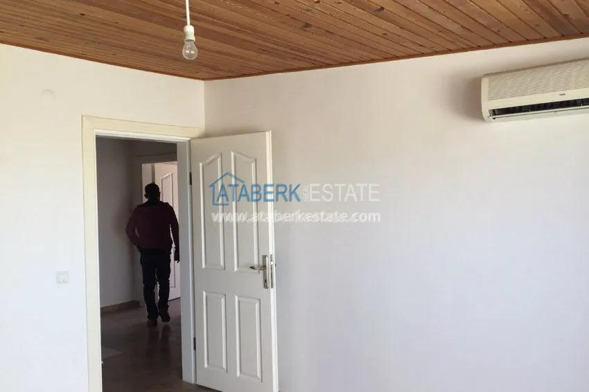 В районе Авсалар 3+1 дуплекс с камином и сауной. 13 