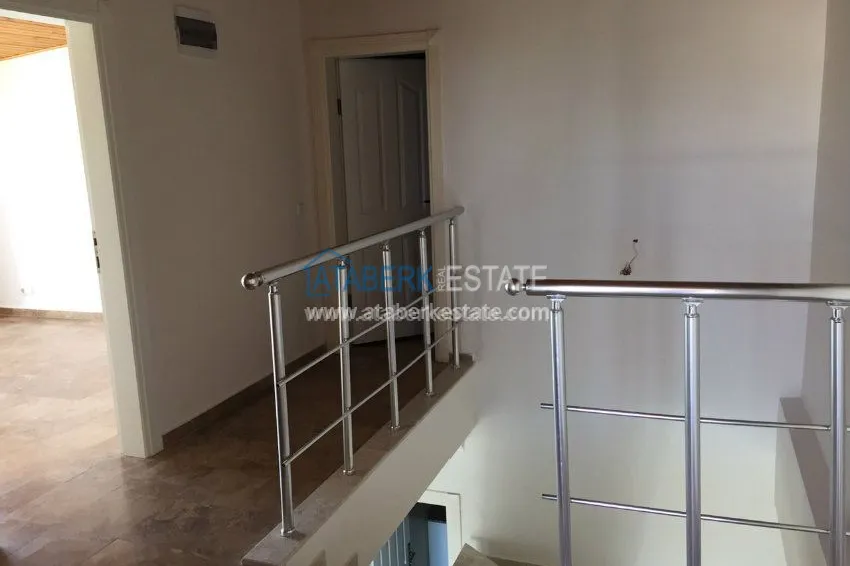 В районе Авсалар 3+1 дуплекс с камином и сауной. 16 