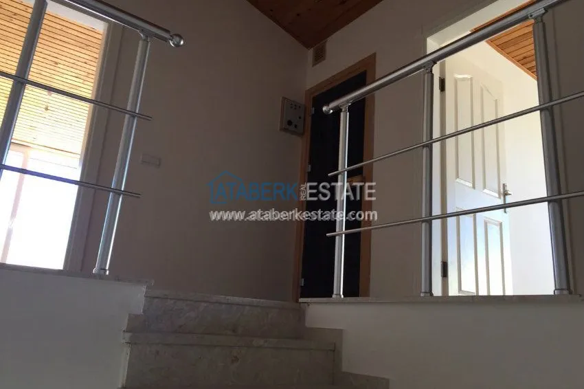 В районе Авсалар 3+1 дуплекс с камином и сауной. 28 